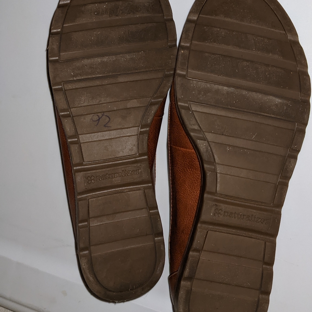 Naturalizers - Picture 2 of 3